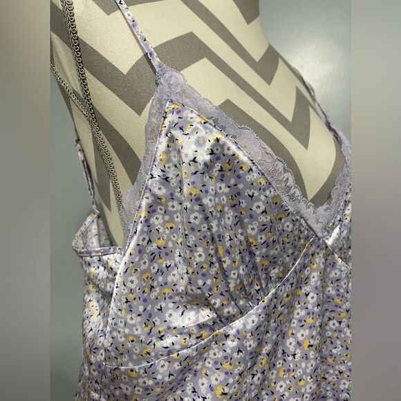 H&M comft Nightgound - Picture 3 of 9